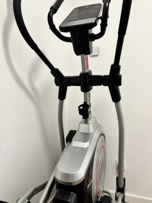 Reebok SL8.0 – Elíptica Premium / Cross Trainer Profissional
