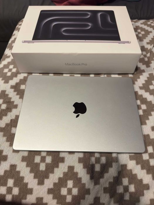Apple MacBook Pro 2025 14,2" M5 24GB RAM 1TB Dysk macOS Srebrny 96W Funkcje AI