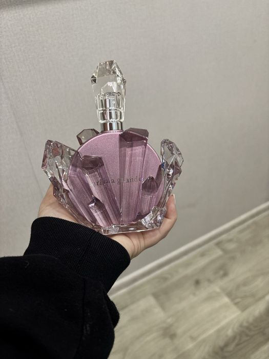 Парфуми Ariana Grande R.E.M. Cherry Eclipse