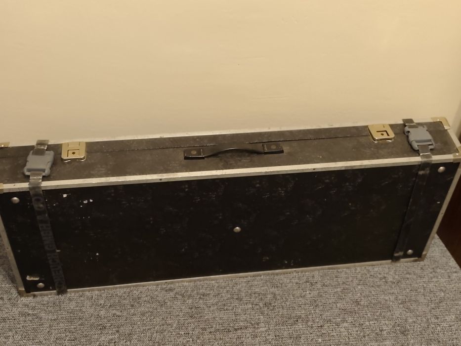 Kuzweil KME61 Syntezator