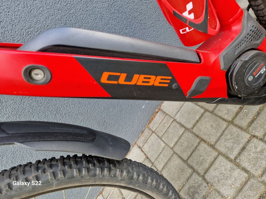 Rower elektryczny Cube