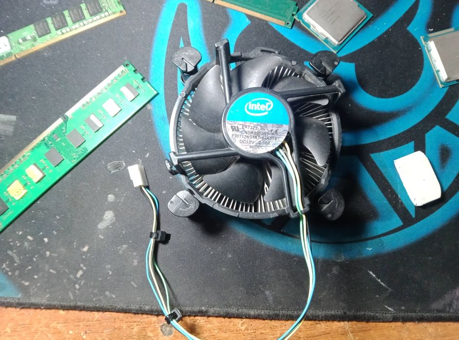 Кулер процессорный Intel базовый (BOX) 4-pin