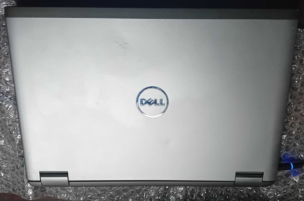 laptop  Dell Vostro 3560: Intel Core i5/8 GB DDR3/SSD