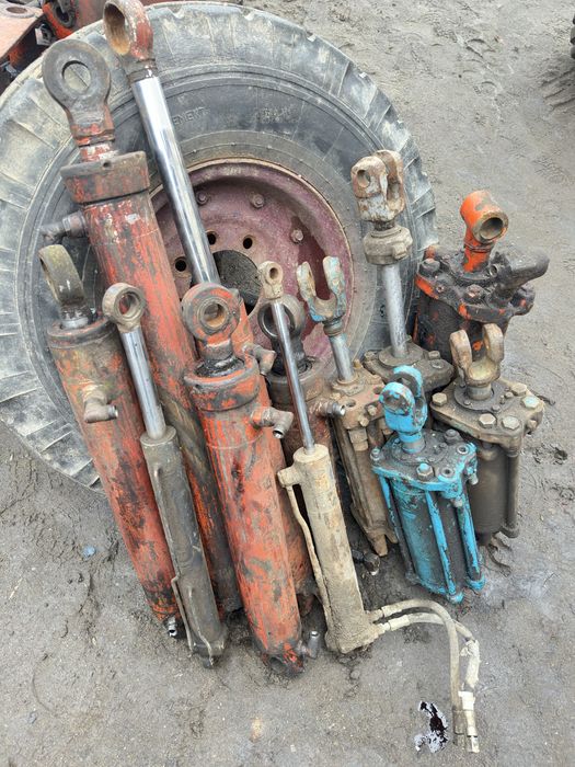 Продам гідроциліндр різних розмірів