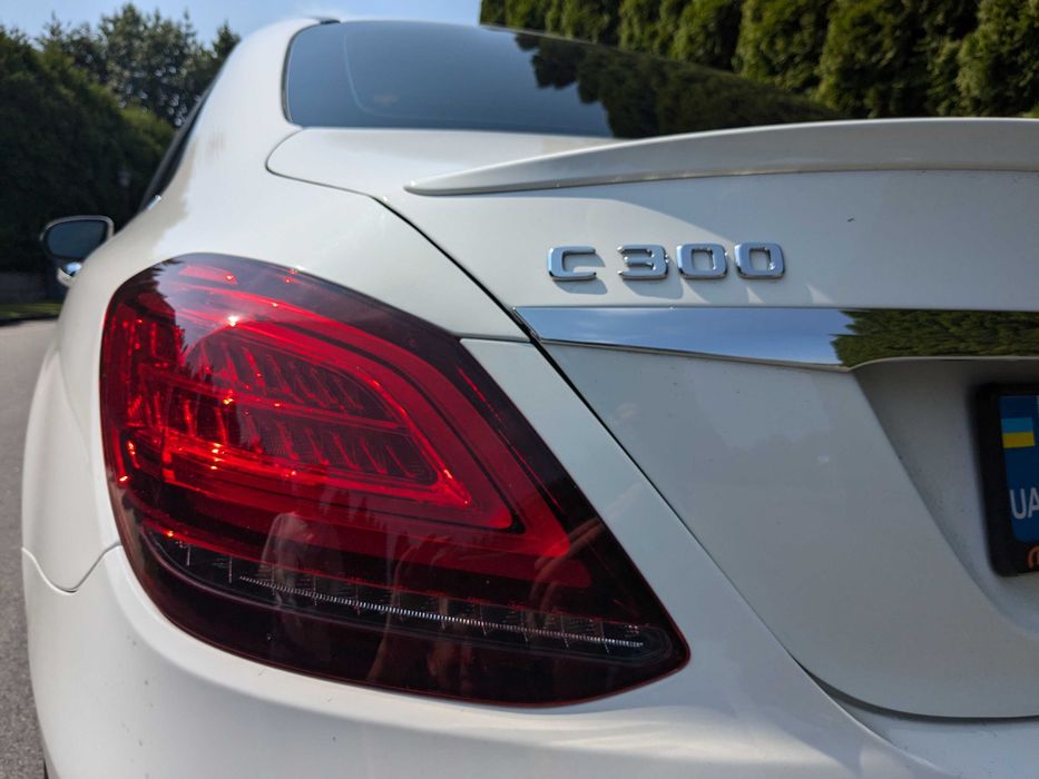 Продаж Mercedes-Benz C-Class (W205, facelift 2018) 4matic 2.0L  benzin