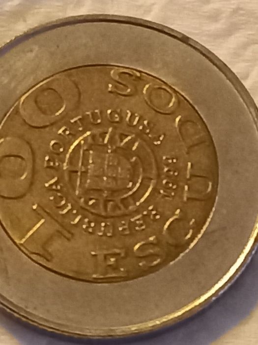 Moeda Com Erro texto 100 Escudos UNiCEF " PORTUGUSA"