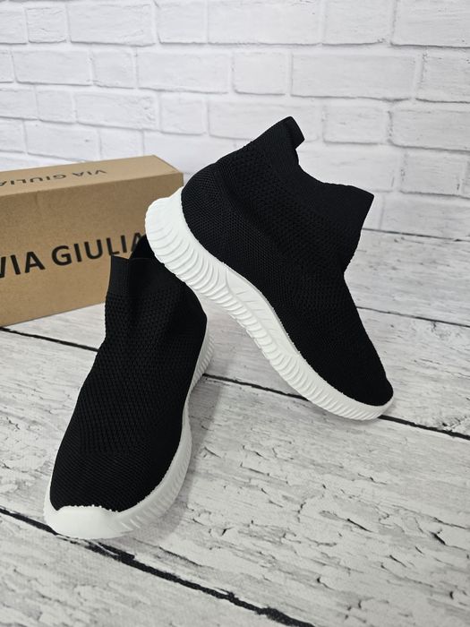 Nowe wsuwane lekkie buty damskie r. 37
