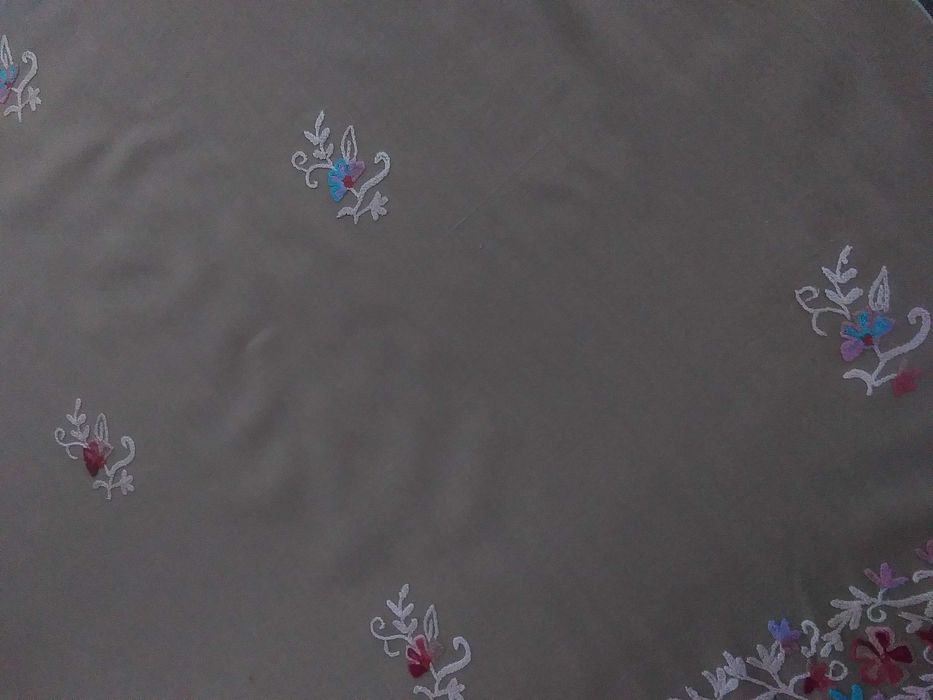 Obrus haftowany, kwiaty, Afganistan