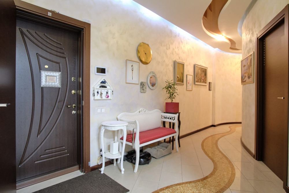 Без% Продам 3-к, вул. Чорновола 2 , метро 5 хвилин