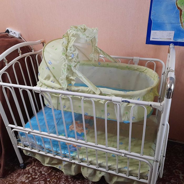 дитяче ліжко металеве