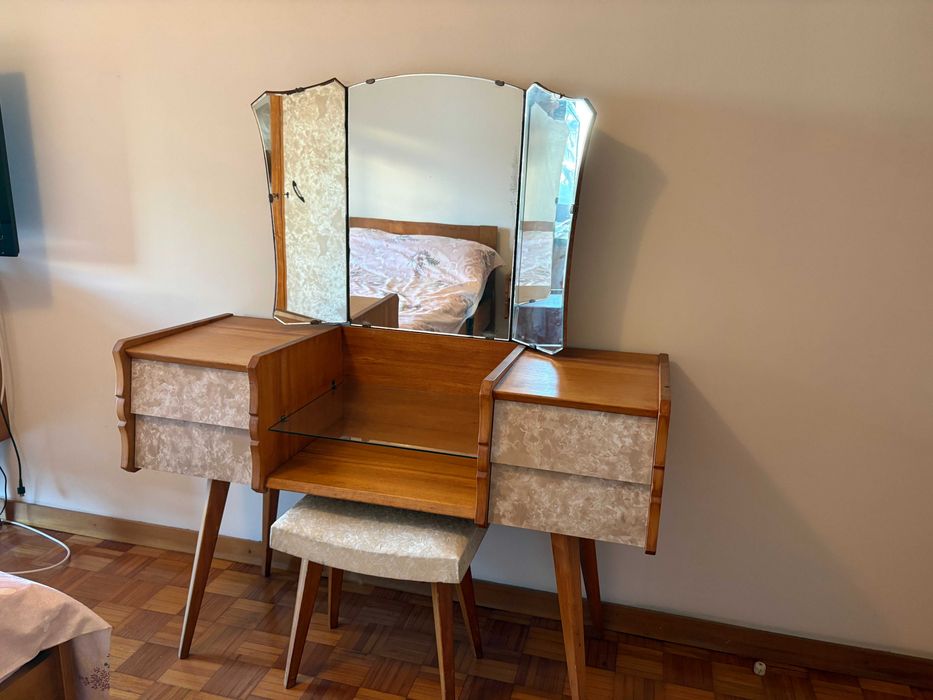 Conjunto - cama, cómoda, roupeiro, 2 mesas de cabeceira e pechiché