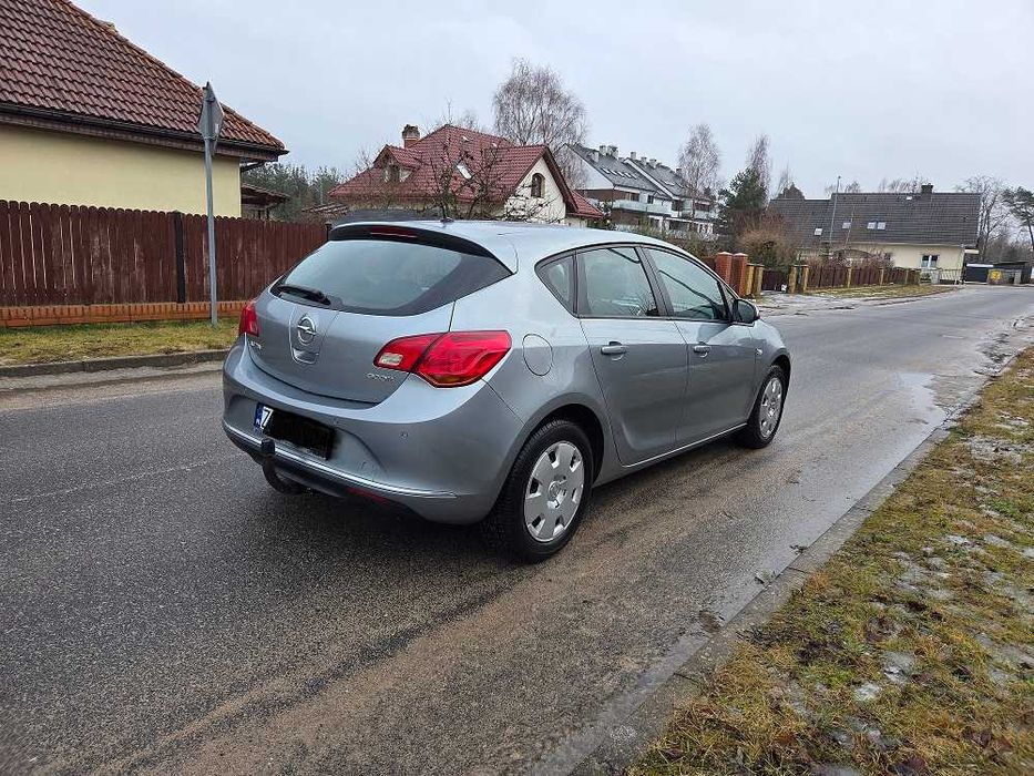 Opel Astra BEZWYPADKOWY -stan bdb-doinwestowany