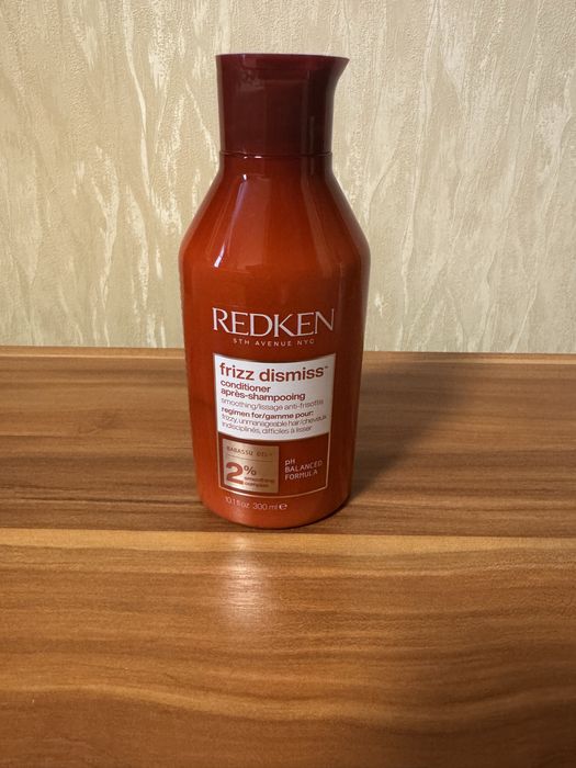 Redken One United  мультифункціональний догляд  для волосся.Ще є в наявності кондиціонер Redken.
