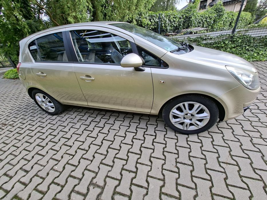 Opel Corsa D Cosmo | 1.2 80 KM | Bogate wyposażenie | 2 komplety kół