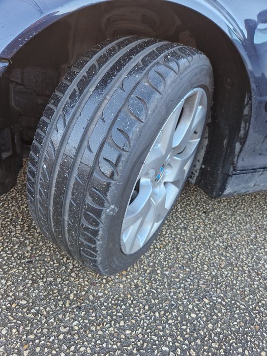 Pneus 235/40 R18 NOVOS