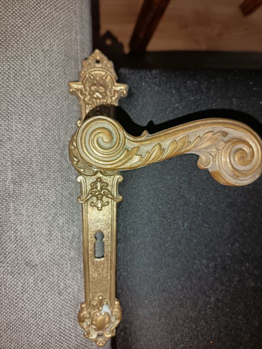 Sprzedam komplet klamek do drzwi