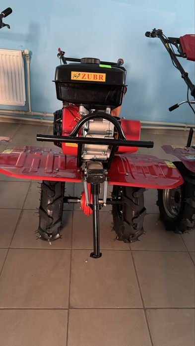 Продам мотоблоки Зубр