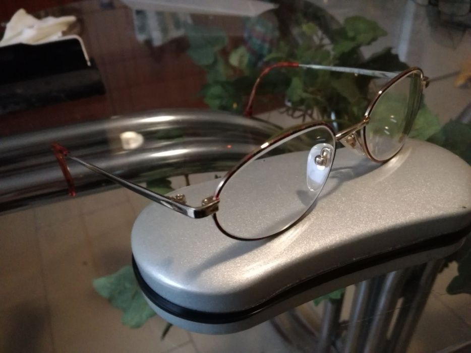 Oprawki do noszenia lub czytania