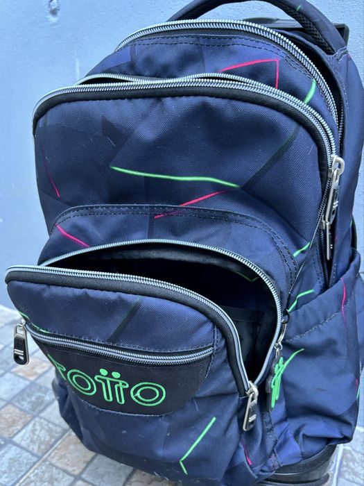 Mochila escolar com rodas