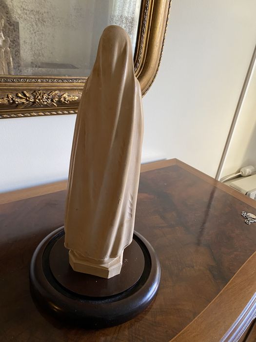 Estatueta da Virgem Maria