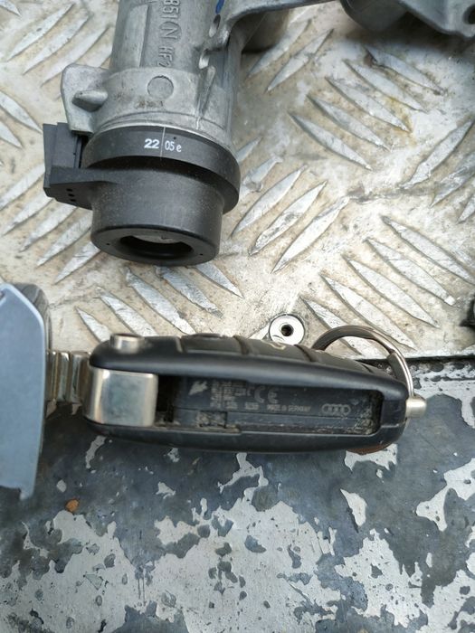 Audi A4 B7 A3 8P kluczyk stacyjka klamka kluczyki części