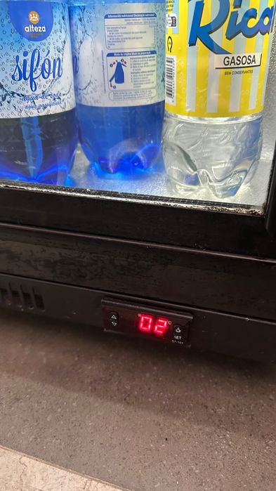 Vitrine frigorífica Profissional de Bebidas – 2 Portas de Vidro