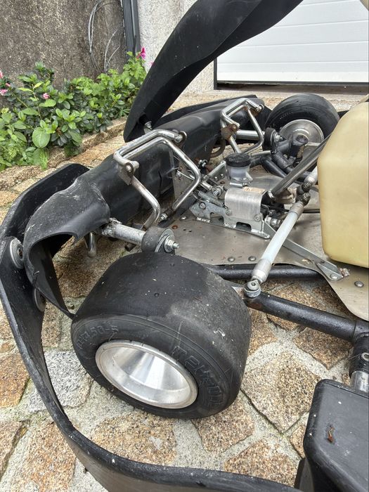 Vendo/Troco Kart 270cc 1,500€