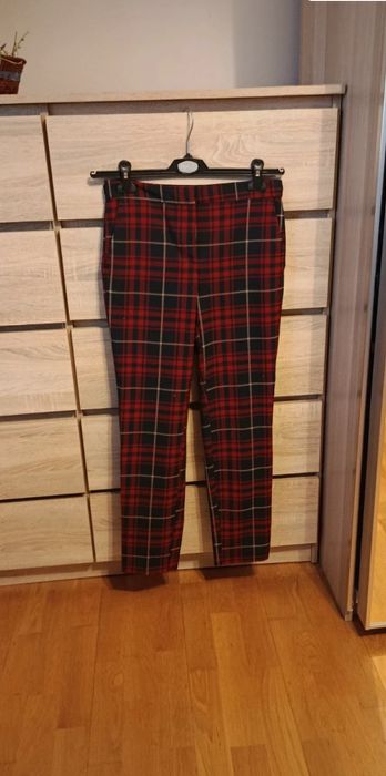 Czerwone Eleganckie damskie spodnie w krate