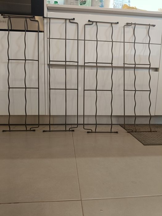 Prateleiras garrafeira IKEA
