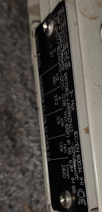 Siłownik hydrauliczny z napędem elektrycznym