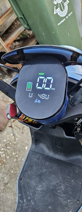 Vendo moto elétrica 750€