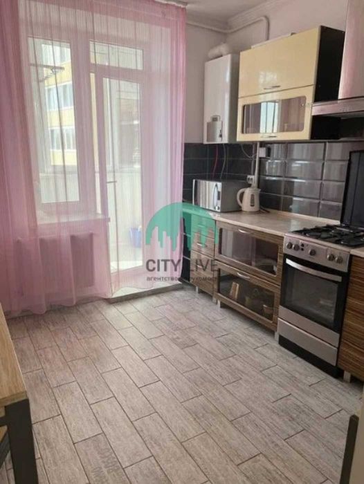 Здається 1-кім квартира в центрі біля Стометрівки (51)