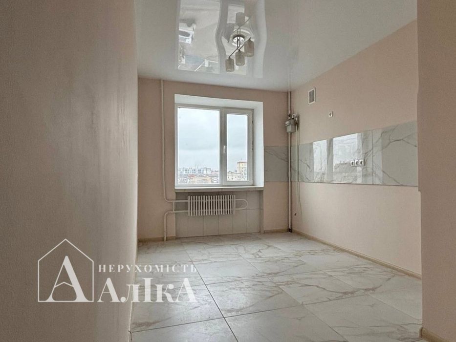 Продам 2-кімнатну квартиру в самому центрі міста