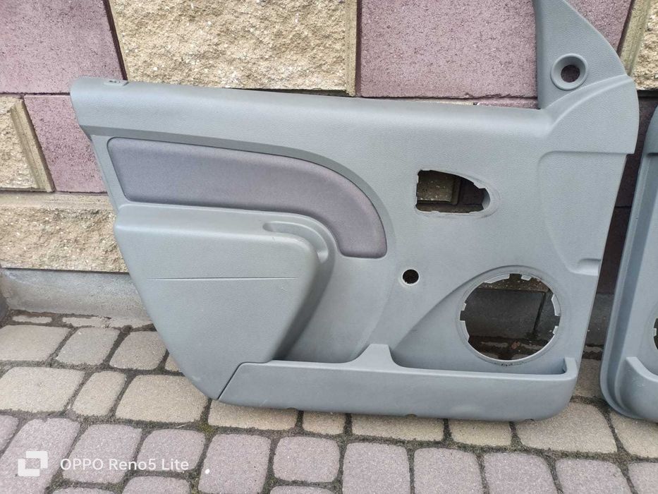 Продам обшивку (карти) передніх дверей Дачія Логан 1
