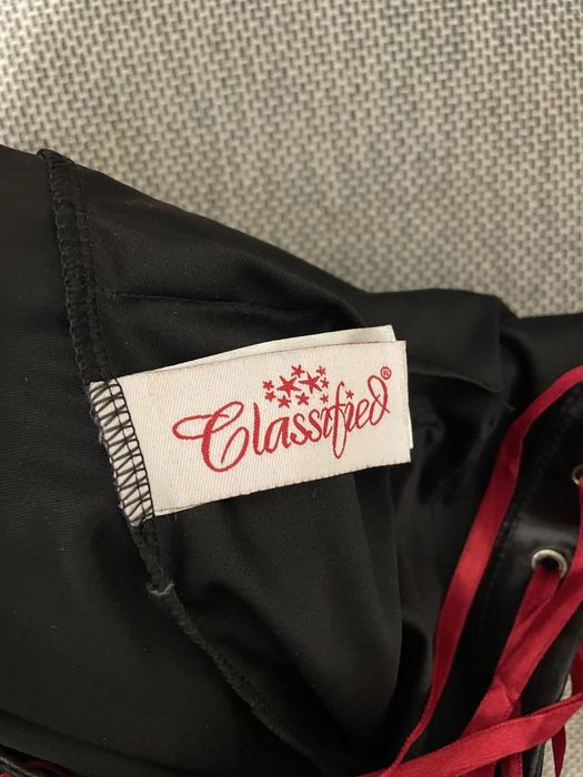 Костюм демоници на хеллоуин