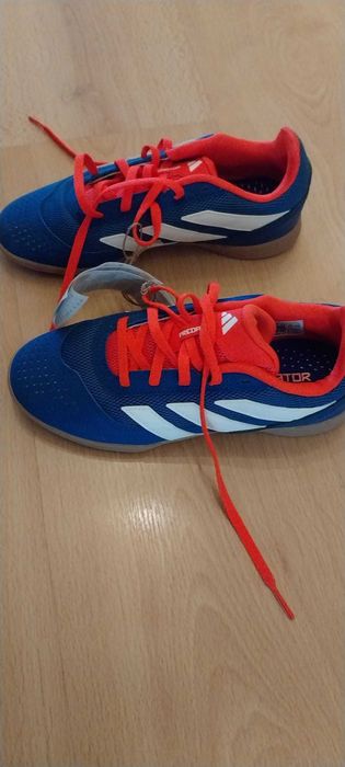 Adidas - Botas de Futsal Predator Club – Pavilhão