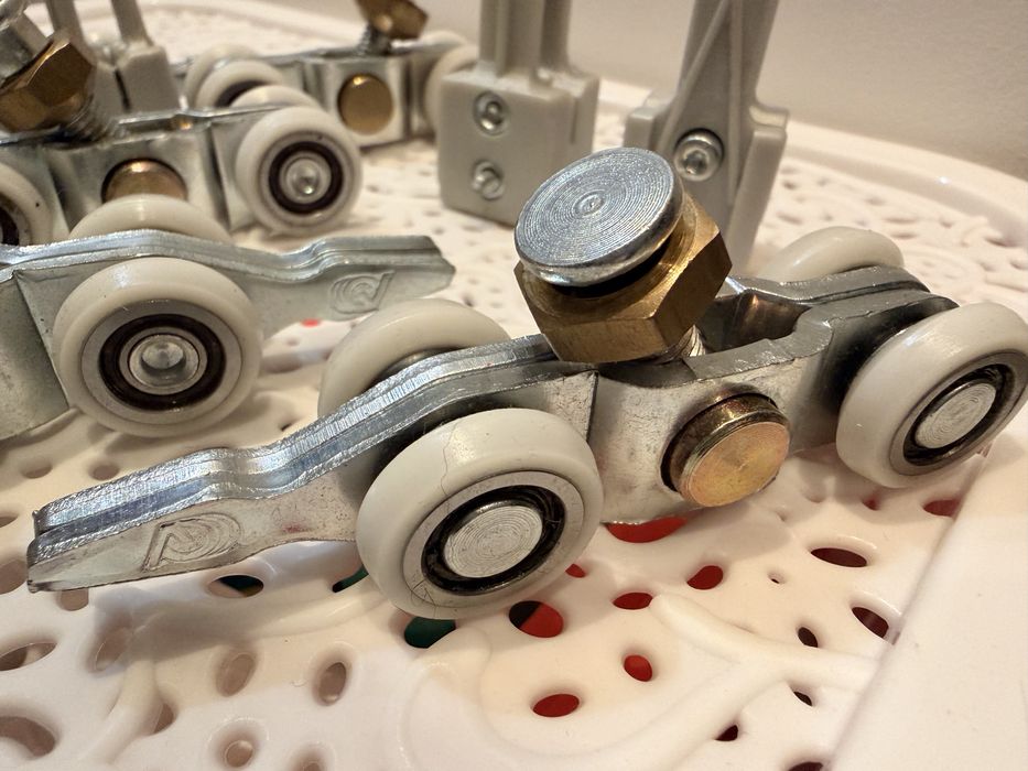 Ролики VILLES для розсувної системи шафи