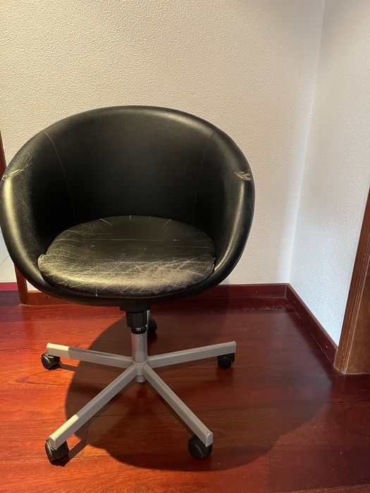 Cadeira de escritorio com rodinhas