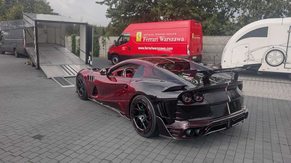 Transport Krytą/Zamykaną Lawetą Aut Sportowych i Zabytkowych