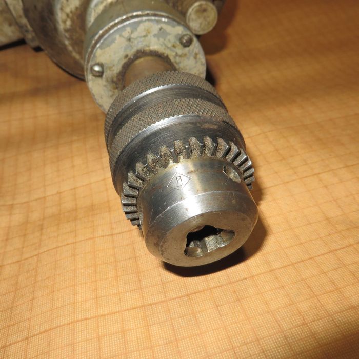 Низькооборотна редукторна реверсивна дрель и-29 1959років+ патрон 15м