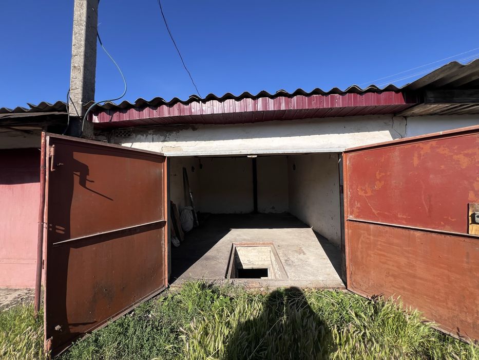 Гараж з підвалом аренда