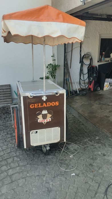 Carrinho de gelados