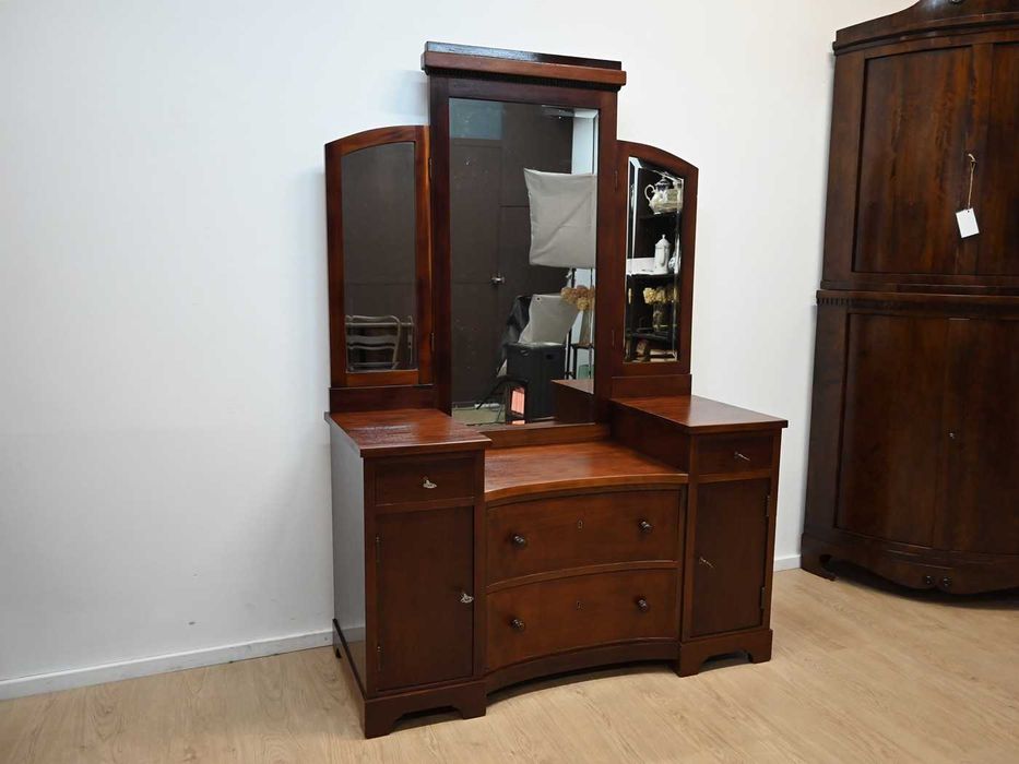 mahoniowa toaletka z bocznymi lustrami 020304