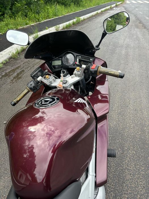 Продам мотоцикл VFR 800