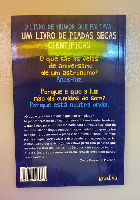 Livro "Piadas Secas, Infrassecas e Ultrassecas Sobre Ciências"