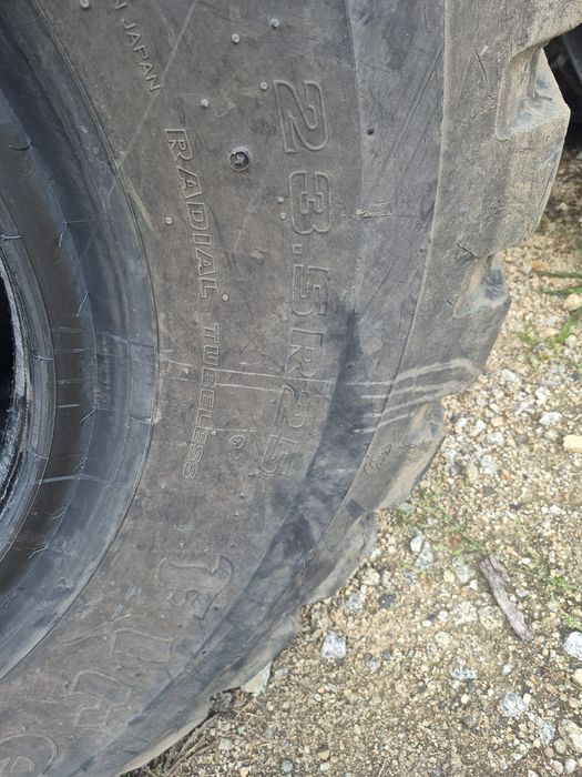 Opony 23,5 R25 firestone.