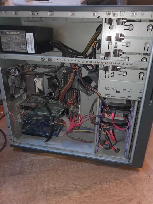 Chieftec LBX-02B-U3-400GPE + ASSUS P5AD2-E Premium wifi + Pentium 4 +