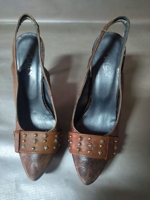 Sapatos Max tam. 35 novos com oferta