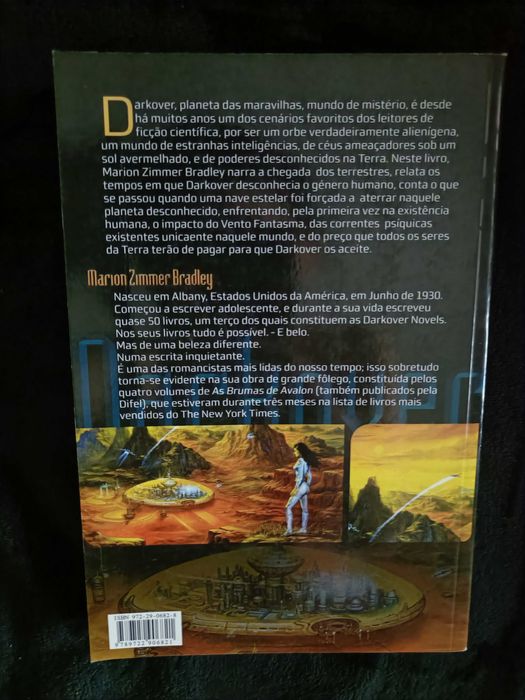 Livro "Aterragem em Darkover" de Marion Zimmer Bradley