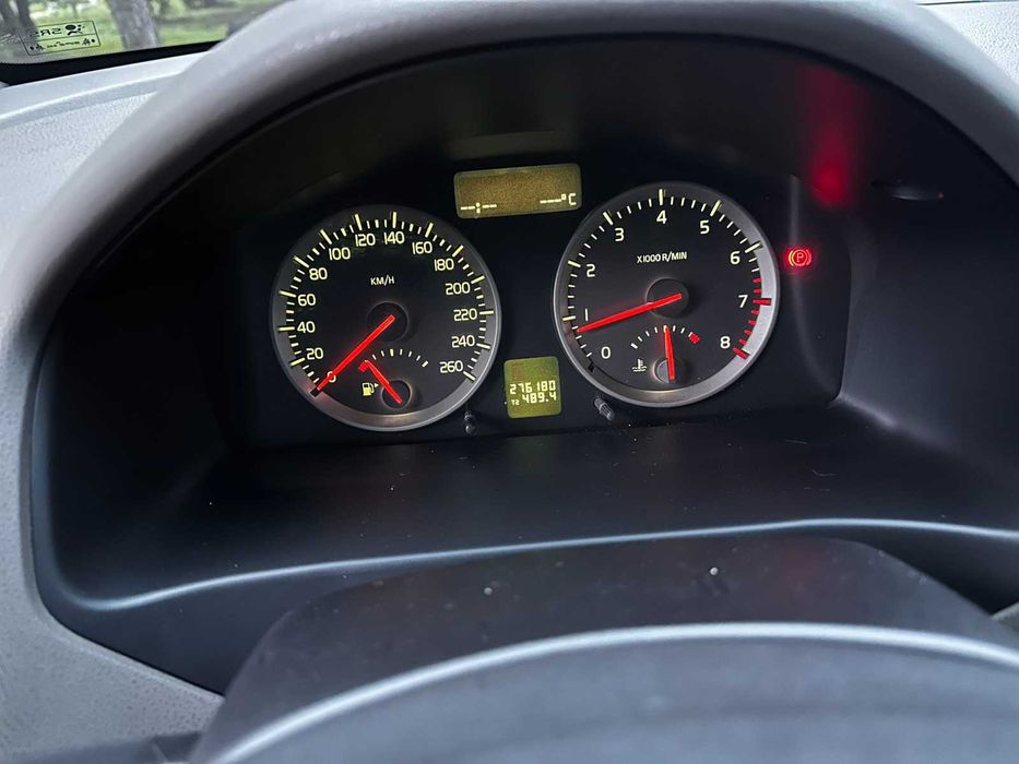 Volvo S40 в отличном состоянии (1,6 бензин, 2006 год)